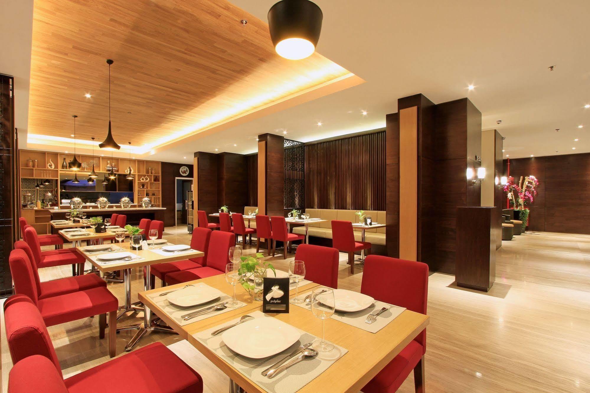 Ohana Kuta Hotel 4*